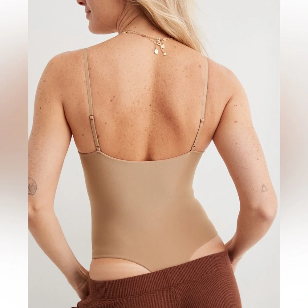 NWT AERIE Smoothez Tank Top Bodysuit - Beach Dune - Medium - Picture 2 of 13